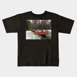 Snow White, Bridge Red Kids T-Shirt